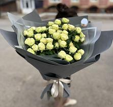Букет Белые кустовые розы Солинеро в Уварово