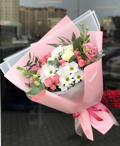 Букет цветов из: Розы, Лизиантусы и Хризантемы в Уварово